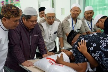 Yayasan Al Iman Antara gelar khitan massal di Bekasi