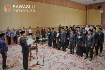 Banwaslu lantik anggota Panwascam Mataram