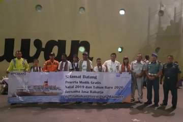 Ratusan peserta program mudik bareng BUMN tiba di Pelabuhan Flores