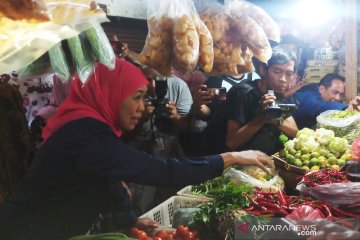 Gubernur Jatim pastikan pasokan bahan pokok aman saat Natal