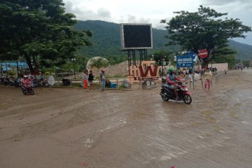 62 bangunan tergenang air dan lumpur akibat banjir di Wasior