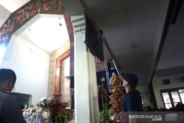 Tim Gegana Polda DIY sterilisasi Gereja Kotabaru Yogyakarta