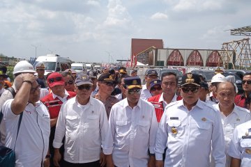 Menteri PUPR dan Menhub tinjau rest area di JTTS Lampung