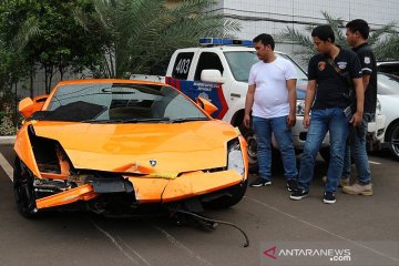 Polres Jaksel sita Lamborghini penodong pistol dalam kondisi rusak