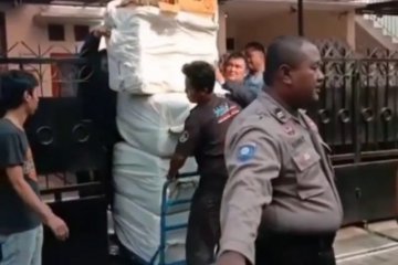 Polres Jaksel kembangkan temuan tujuh karung diduga berisi narkoba