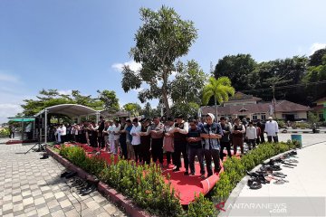 Wali Kota Tanjungpinang pimpin shalat gerhana matahari