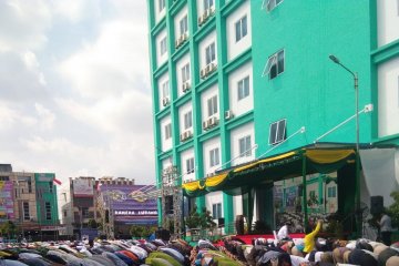 Ribuan warga Kota Medan laksanakan shalat gerhana matahari