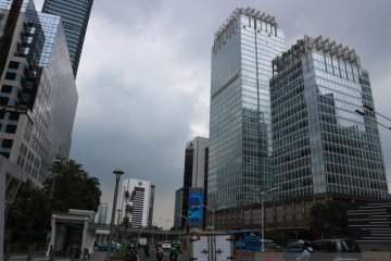 Setelah Minggu pagi cerah, empat wilayah Jakarta akan alami hujan