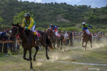 Lomba pacuan kuda di Sigi