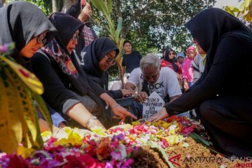 Selebritas Indonesia yang tutup usia di tahun 2019