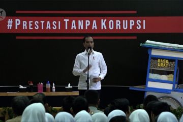 Presiden Jokowi: Korupsi waktu juga tidak boleh!