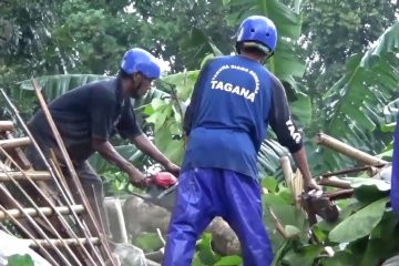 Puluhan rumah rusak diterjang angin kencang