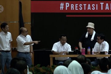 Saat Erick Thohir berjualan bakso dan dibeli 2 menteri