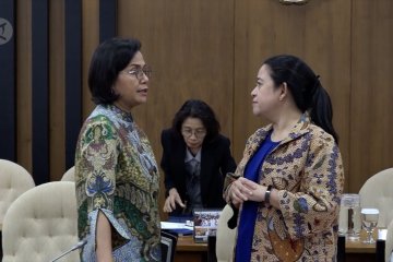 Menteri Keuangan temui Ketua DPR bahas Omnibus Law