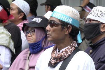 Ratusan massa ikuti aksi bela muslim Uighur