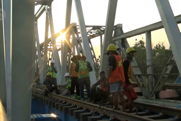 Daop 7 Madiun pantau kondisi jembatan baru