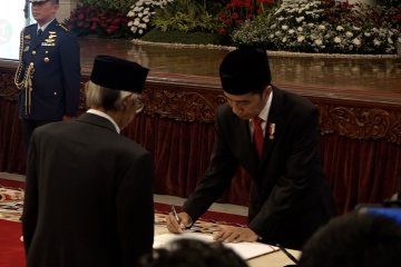 Presiden Jokowi lantik Dewan Pengawas KPK