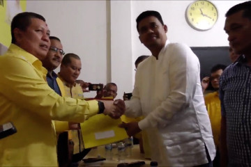 Bobby Nasution kembalikan formulir bakal calon Wali Kota Medan ke Golkar