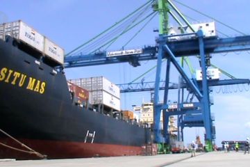 Pengoperasian MNP tahap IA  naikkan trafik kapal dan peti kemas