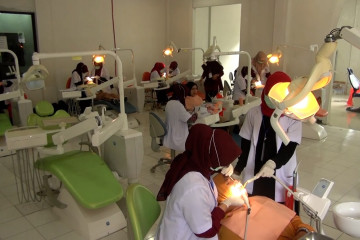 Dokter di Aceh beri pengobatan gigi gratis