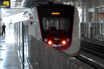 Mulai berbayar, LRT targetkan 14.000 penumpang per hari