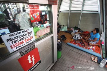 Banjir Jakarta, Anies minta ruang publik jadi tempat pengungsian