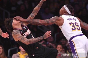 LeBron James cetak triple-double, Lakers tundukkan Phoenix Suns