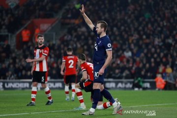 Tottenham terpeleset di markas Southampton, Harry Kane cedera