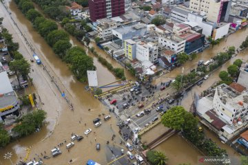 Kemarin korban banjir tambah, Presiden minta semua turun atasi banjir