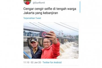 Benarkah Anies dan Bima Arya swafoto di Katulampa saat banjir?