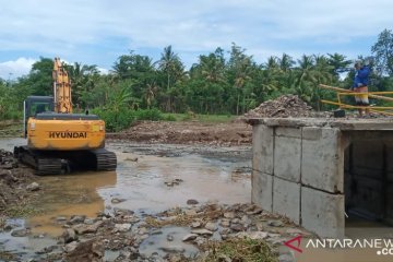 Proyek jembatan Kementerian PUPR di Lombok Utara mangkrak