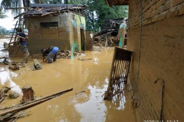 Banjir bandang di Lebak mulai surut