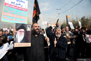 Warga Iran protes pembunuhan Jenderal Qassem Soleimani