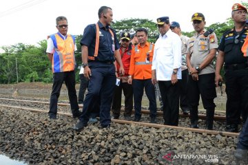 Menhub pastikan KA Bandara-KRL beroperasi besok