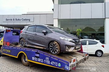 Perhatikan ini sebelum pesan jasa derek gendong mobil terendam banjir