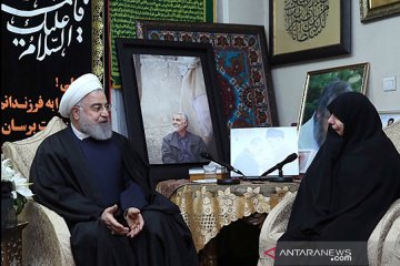 Presiden Iran Hassan Rouhani kunjungi keluarga Qassem Soleimani