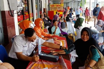 Puluhan penumpang di Stasiun Kediri dapat layanan kesehatan gratis