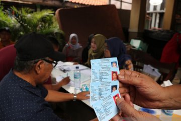 Sudin Dukcapil Jaksel berikan layanan 'kasih sayang' korban banjir