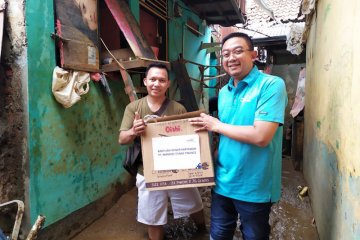 Mandiri Tunas Finance bantu korban banjir Jadetabek