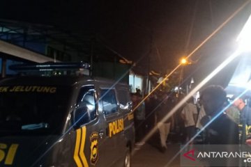Polisi selidiki kematian warga Surabaya di kamar kos
