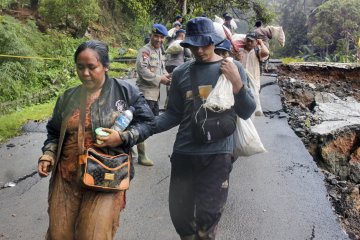 17.200 warga Lebak mengungsi akibat banjir bandang