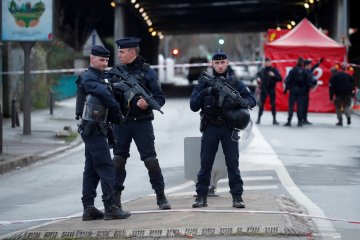 Polisi Prancis terluka usai ditikam pisau