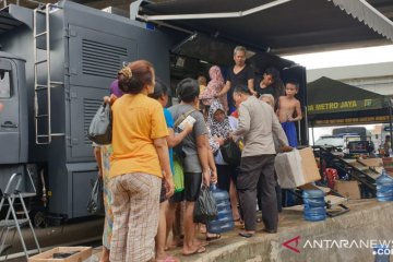 Brimob Polda Metro gelar dapur umum bagi warga terdampak banjir