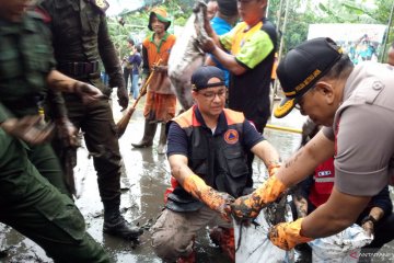 Anies distribusikan karbol gratis bagi warga terdampak banjir Jakarta
