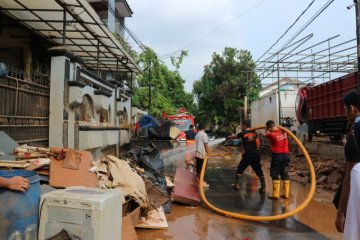 Hingga Minggu 4.401 warga Jakarta masih mengungsi