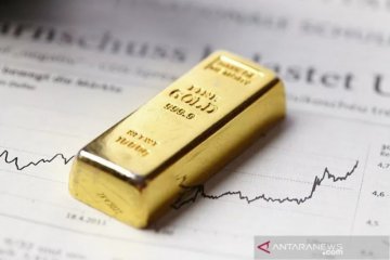 Emas berjangka jatuh akibat penguatan dolar dan memudarnya safe haven