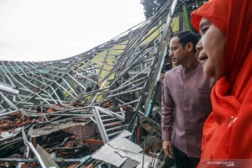 Mendikbud kunjungi sekolah ambruk di Bogor