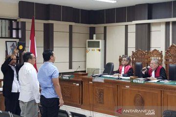 Ajudan yakini uang suap diterima Bupati Tamzil