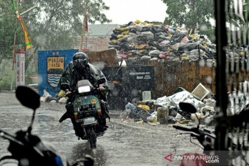 Hujan dan angin kencang berpotensi landa Jawa Barat hingga pekan depan