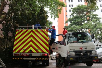 PMI Jaksel salurkan 5.000 liter air bagi 890 pengungsi di Pengadegan